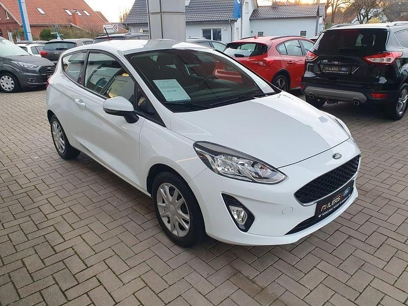 Gebraucht Ford Fiesta Cool & Connect 75 PS (55 kW) 2021 Weiß Kleinwagen