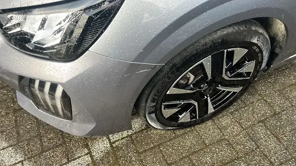Gebraucht Peugeot 208 Allure 101 PS (74 kW) 2025 Grau Kleinwagen