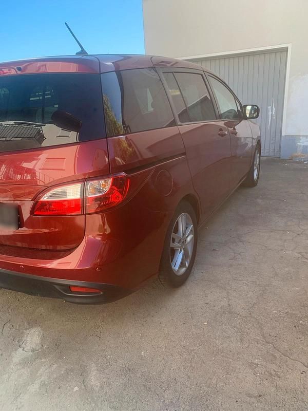 Gebraucht Mazda 5 115 PS (84 kW) 2011 Rot Van / Kleinbus