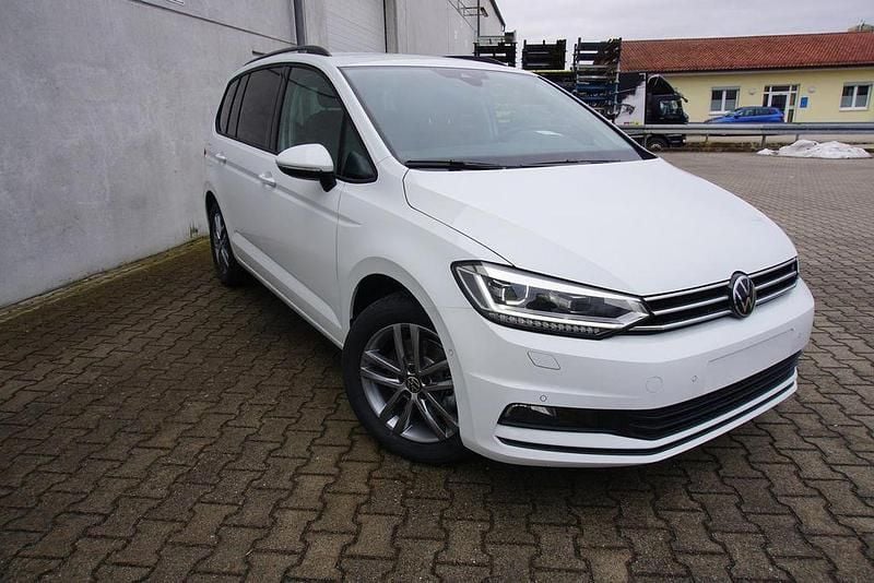 Neu VW Touran 150 PS (110 kW) 2026 Weiß Van / Kleinbus