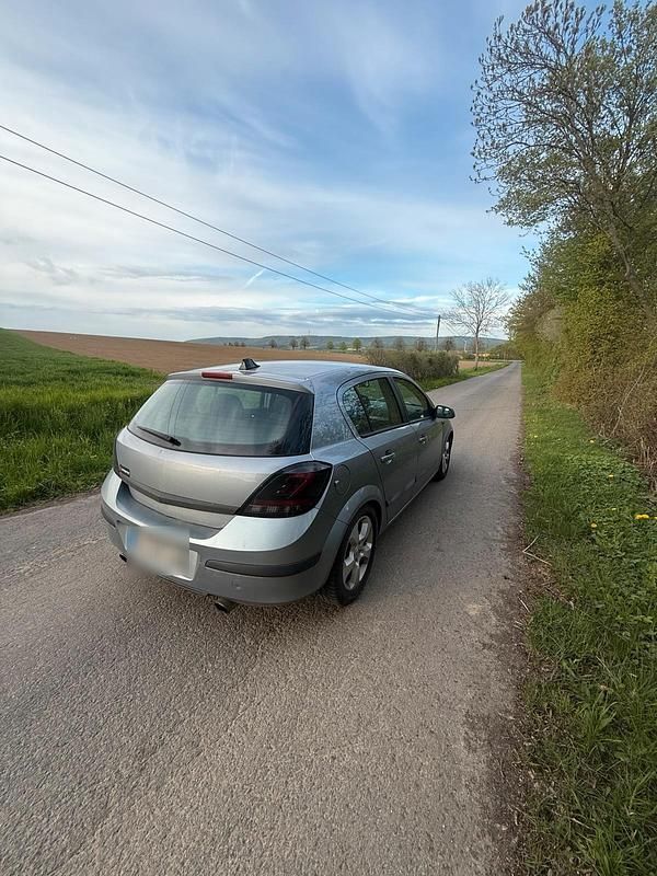 Usata Opel Astra 129 CV (94 kW) 2004 Andere farben Utilitaria
