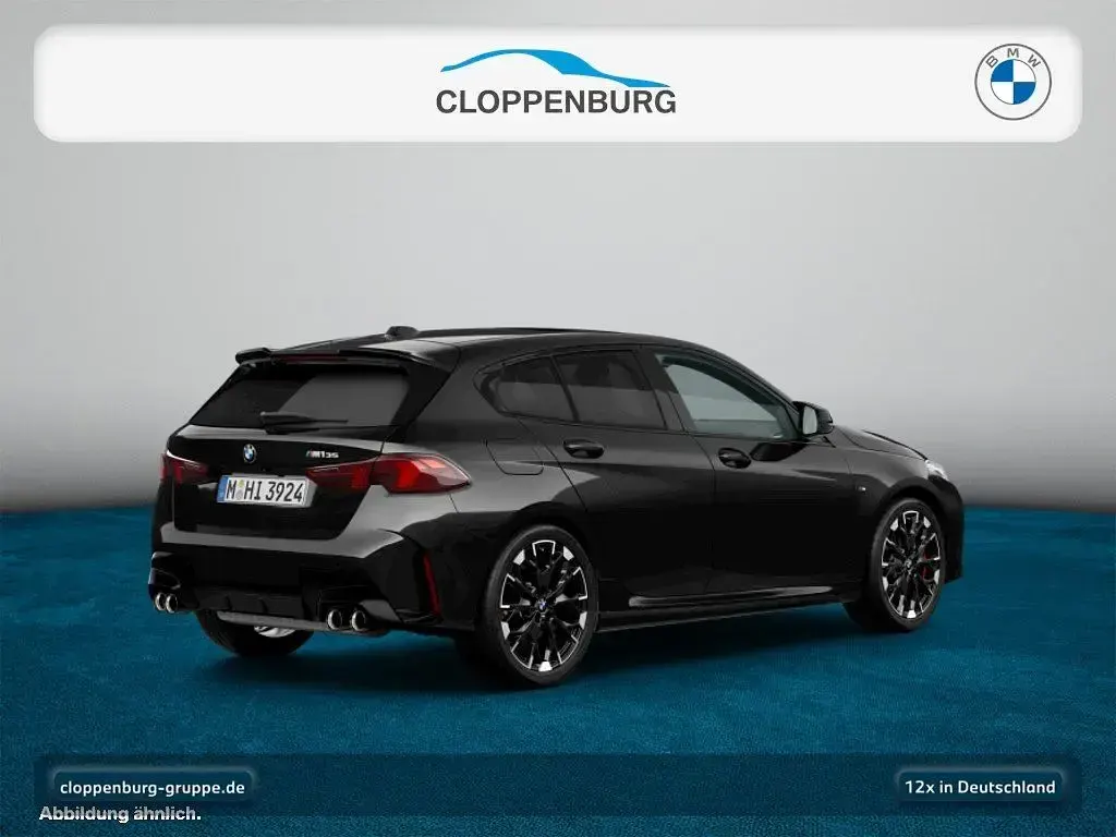 Neu BMW M135 Performance 300 PS (220 kW) 2026 Black sapphire Kleinwagen