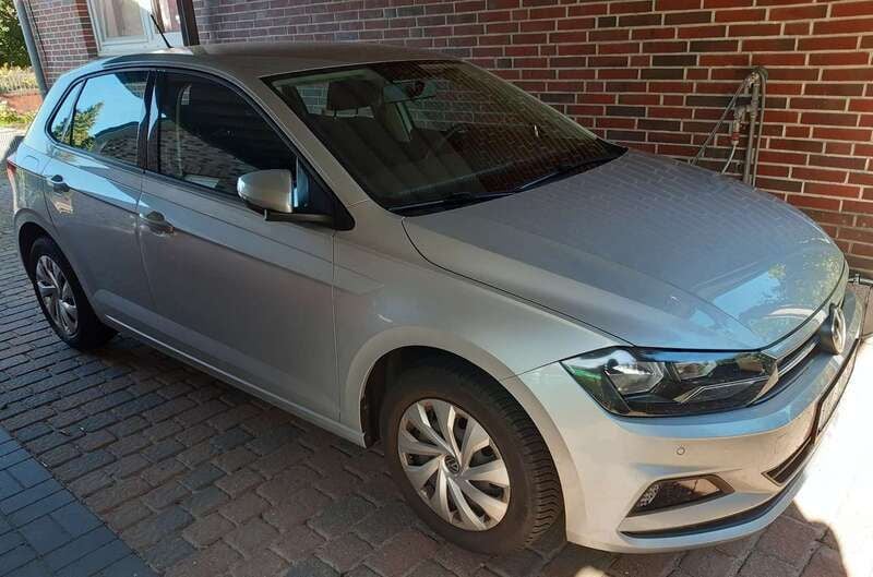 Grau Gebraucht 2019 VW Polo Comfortline Kleinwagen | 10.900 € (Superpreis) - Bild 1/4