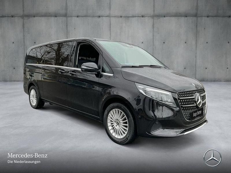 Gebraucht Mercedes V300 Avantgarde 237 PS (174 kW) 2025 Schwarz Van / Kleinbus