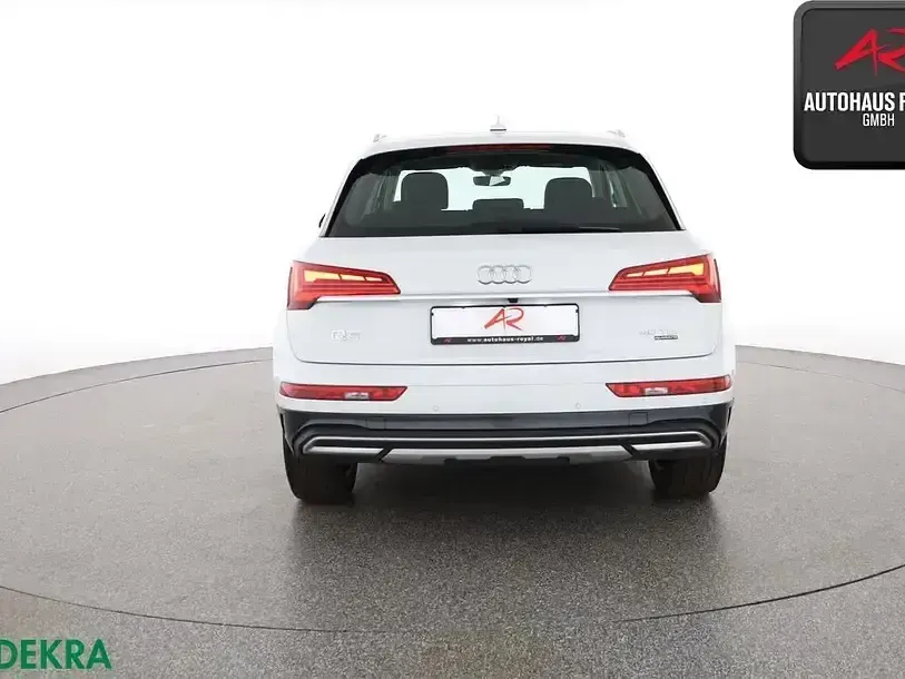 Gebraucht Audi Q5 Sport 204 PS (150 kW) 2021 Gletscherweiß SUV