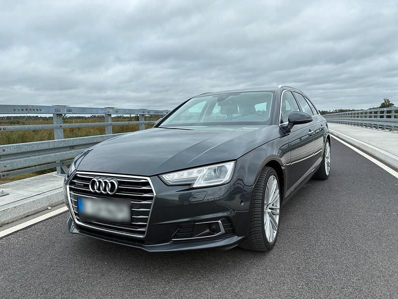Gebraucht Audi A4 Ambiente 190 PS (139 kW) 2017 Grau Kombi
