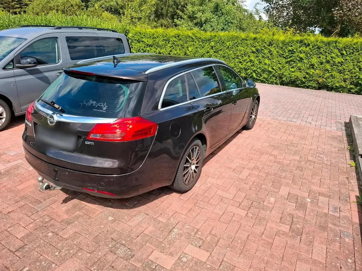 Gebraucht Opel Insignia 165 PS (121 kW) 2011 Braun Kombi