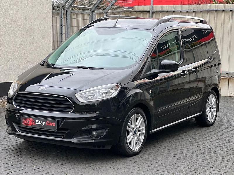 Gebraucht Ford Tourneo Courier Titanium 101 PS (74 kW) 2016 Schwarz Van / Kleinbus