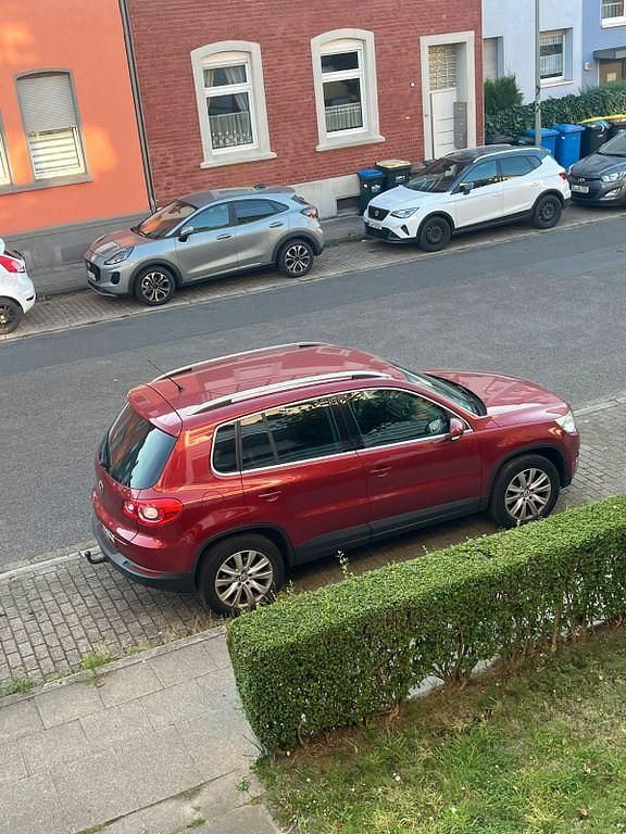Rot Gebraucht 2010 VW Tiguan Team SUV | 5.700 € (Superpreis) - Bild 1/4