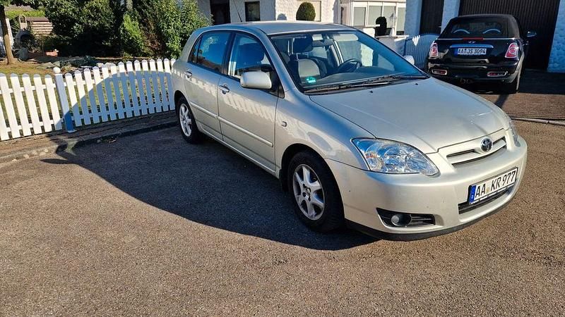 Silber Gebraucht 2006 Toyota Corolla Limousine | 5.500 € (Fairer Preis) - Bild 1/4