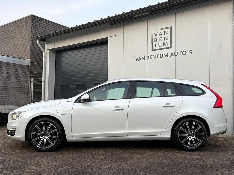 Gebraucht Volvo V60 215 PS (158 kW) 2016 Weiß Kombi