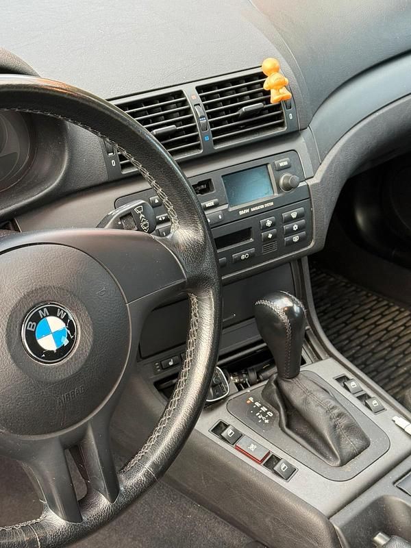 Gebraucht BMW 318 150 PS (110 kW) 2004 Schwarz Kombi