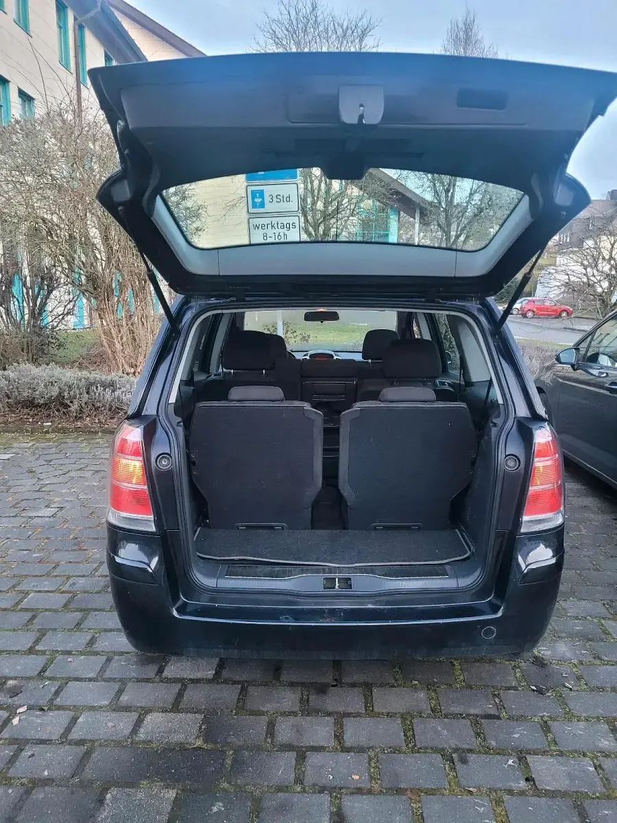 Gebraucht Opel Zafira 125 PS (91 kW) 2010 Schwarz Van / Kleinbus