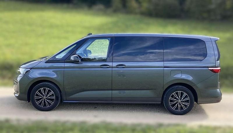 Usata VW Multivan 150 CV (110 kW) 2023 Grigio Monovolume