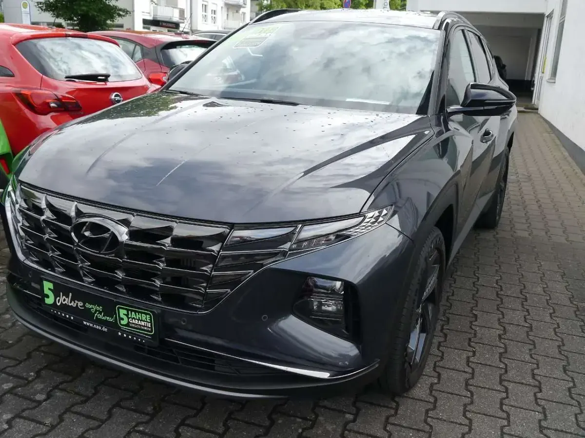 Gebraucht Hyundai Tucson Advantage 150 PS (110 kW) 2024 Dark knight / abyss black / mic SUV