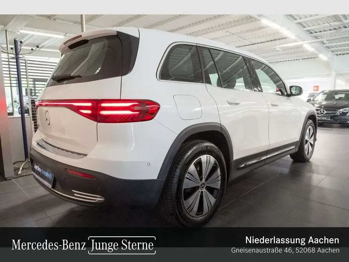 Gebraucht Mercedes EQB250 139 kW (190 PS) 2025 Weiß SUV