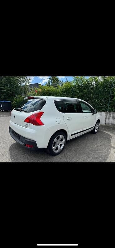 Weiß Gebraucht 2012 Peugeot 3008 Limousine | 3.400 € (Guter Preis) - Bild 1/4
