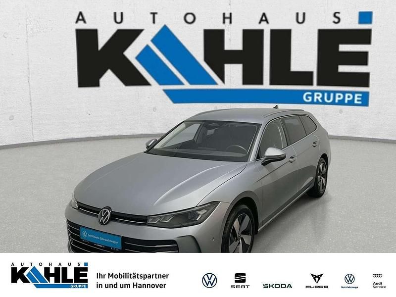 Silber Gebraucht 2025 VW Passat Business Kombi | 35.490 € (Fairer Preis) - Bild 1/4