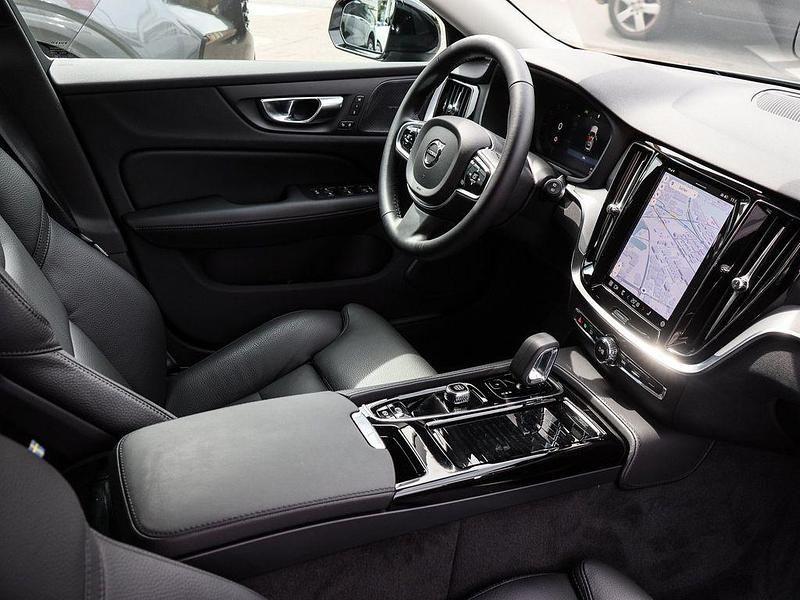 Gebraucht Volvo V60 Plus 349 PS (256 kW) 2024 Grau Kombi