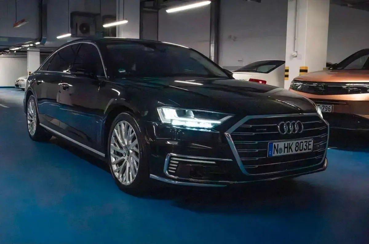 Gebraucht Audi A8 340 PS (250 kW) 2019 Mythosschwarz metallic Limousine