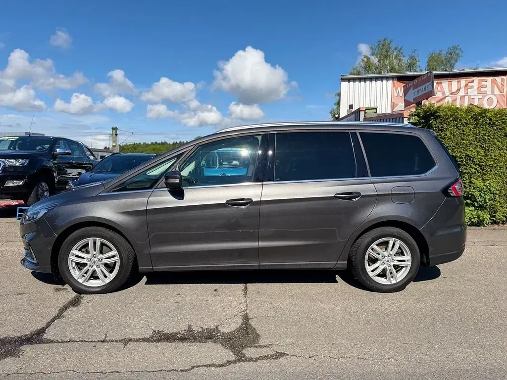 Gebraucht Ford Galaxy Titanium 190 PS (139 kW) 2022 Grau Van / Kleinbus