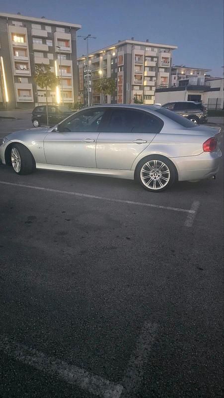 Gebraucht BMW 320 150 PS (110 kW) 2005 Silber Limousine