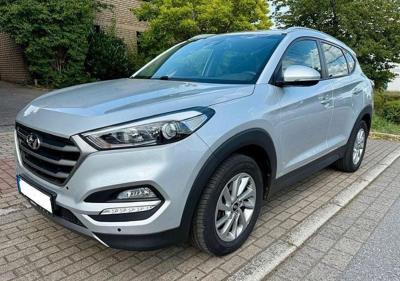 Silber Gebraucht 2015 Hyundai Tucson Premium SUV | 16.800 € (Guter Preis) - Bild 1/4
