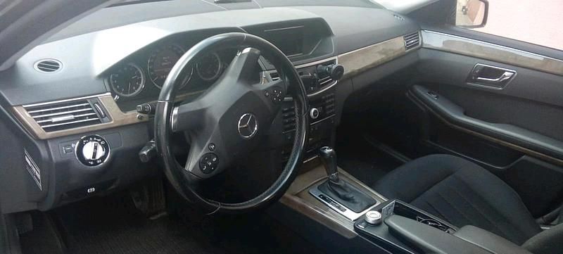 Gebraucht Mercedes E200 184 PS (135 kW) 2009 Schwarz Limousine