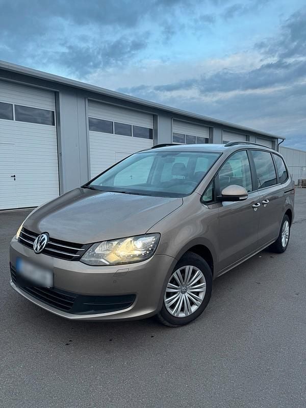 Gebraucht VW Sharan Comfortline 150 PS (110 kW) 2015 Gelb Van / Kleinbus