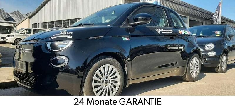 Schwarz Gebraucht 2022 Fiat 500e Action Limousine | 17.190 € (Etwas zu teuer) - Bild 1/3