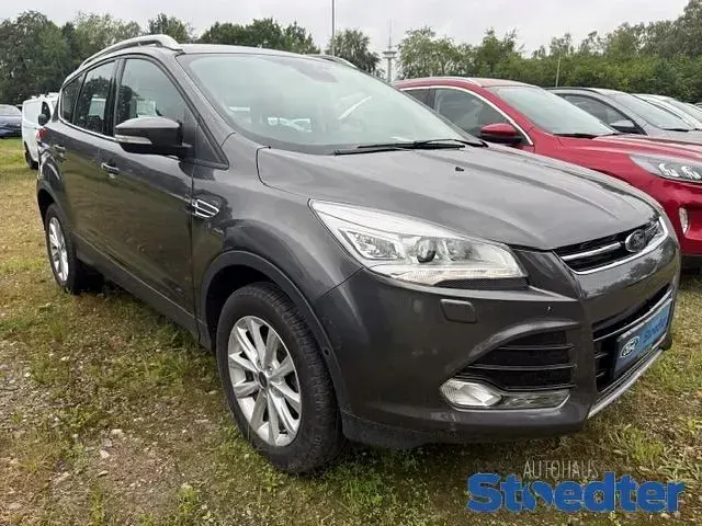 Gebraucht Ford Kuga Titanium 150 PS (110 kW) 2016 Grau SUV