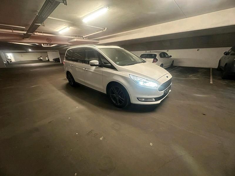 Gebraucht Ford Galaxy 179 PS (131 kW) 2016 Weiß Van / Kleinbus