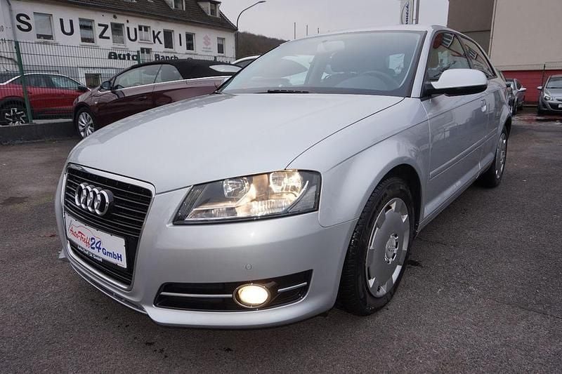 Gebraucht Audi A3 Attraction 105 PS (77 kW) 2012 Silber Limousine