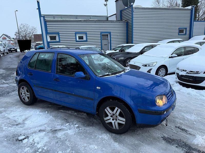Blau Gebraucht 2002 VW Golf Limousine | 1.499 € (Guter Preis) - Bild 1/4