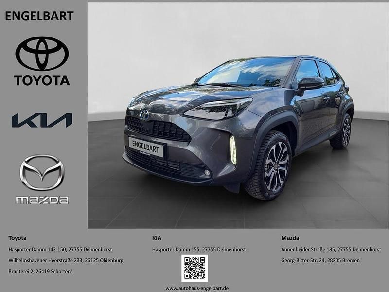 Grau Gebraucht 2023 Toyota Yaris Cross Team SUV | 24.950 € (Fairer Preis) - Bild 1/4