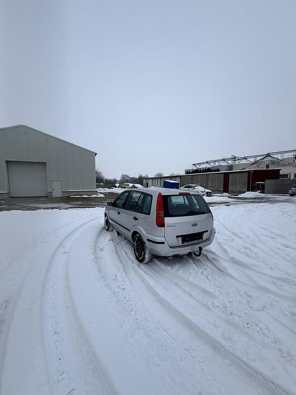 Gebraucht Ford Fusion 80 PS (58 kW) 2003 Silber Kleinwagen