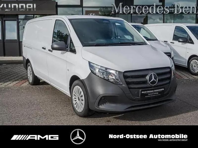 Gebraucht Mercedes Vito 163 PS (119 kW) 2024 Weiss Van
