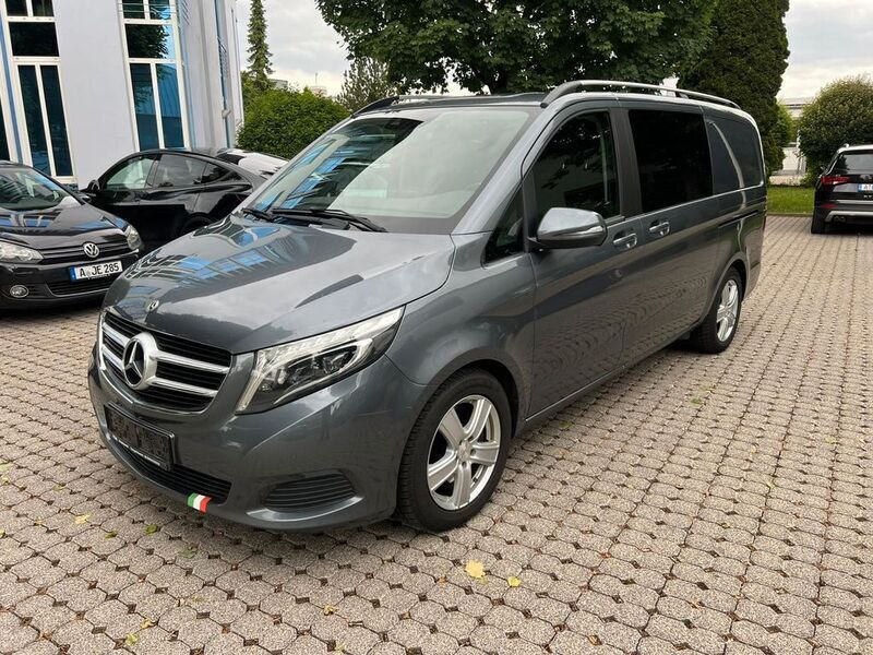 Grau Gebraucht 2018 Mercedes V250 Van / Kleinbus | 25.585 € (Superpreis) - Bild 1/4