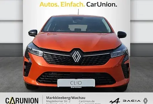 Nowe Renault Clio V Evolution 115 KM (84 kW) 2025 Pomarańczowy Sedan/Limuzyna