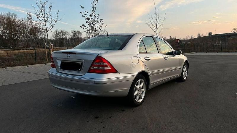 Gebraucht Mercedes C240 Elegance 170 PS (125 kW) 2001 Silber Limousine