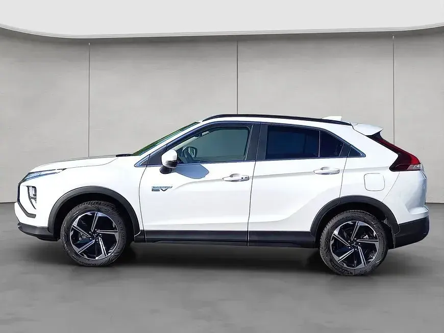 Gebraucht Mitsubishi Eclipse Cross Basis 98 PS (72 kW) 2024 Weiß SUV