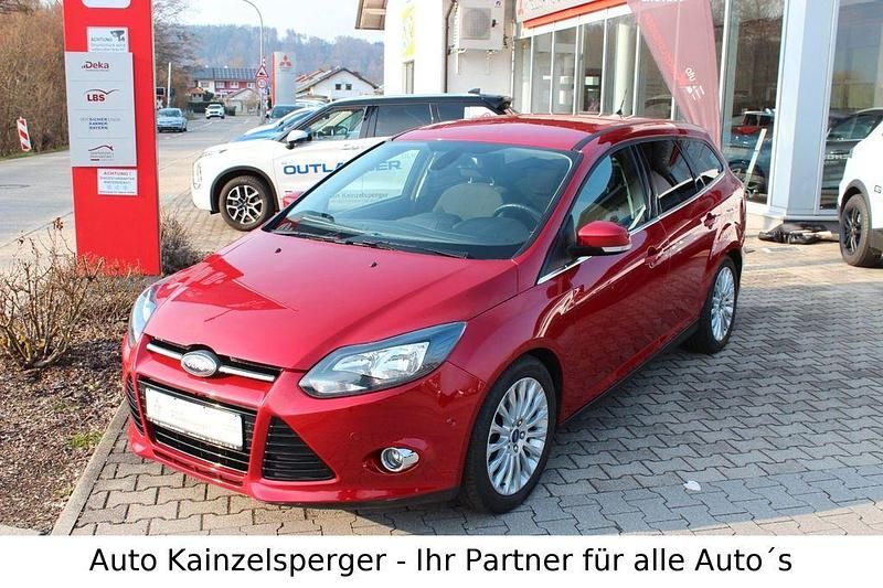 Brugt Ford Focus Titanium 150 HK (110 kW) 2011 Rød Sedan