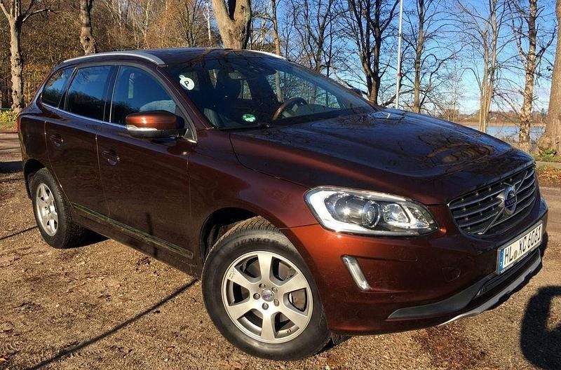 Braun Gebraucht 2014 Volvo XC60 Inscription SUV | 17.800 € (Fairer Preis) - Bild 1/4