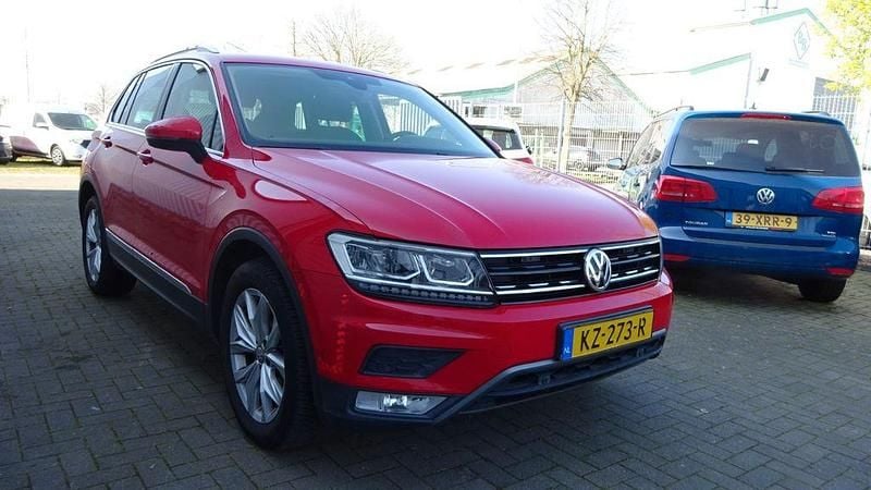 Gebraucht VW Tiguan Highline 150 PS (110 kW) 2017 Rot SUV