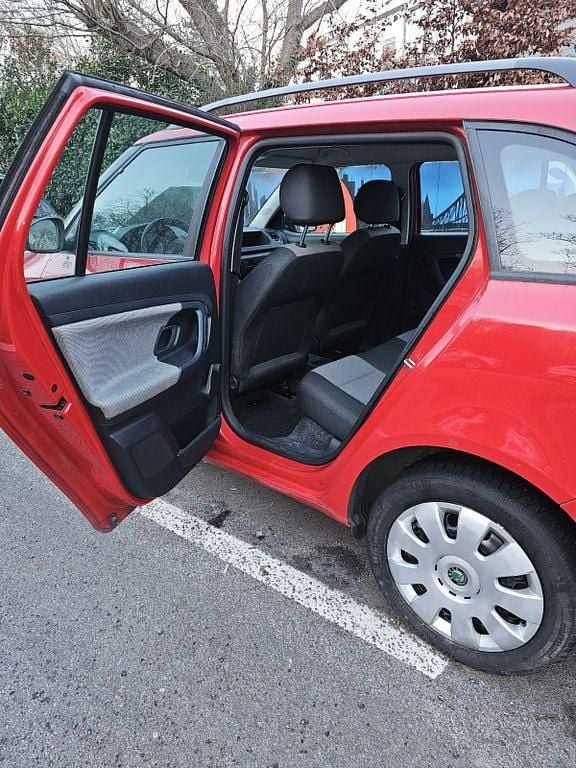 Gebraucht Skoda Fabia 60 PS (44 kW) 2010 Rot Kombi