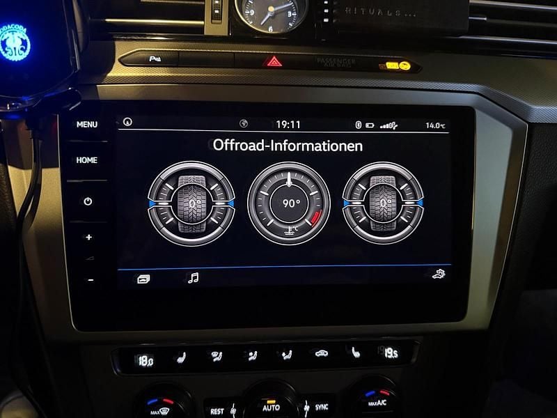 Gebraucht VW Passat 120 PS (88 kW) 2018 Rot Limousine