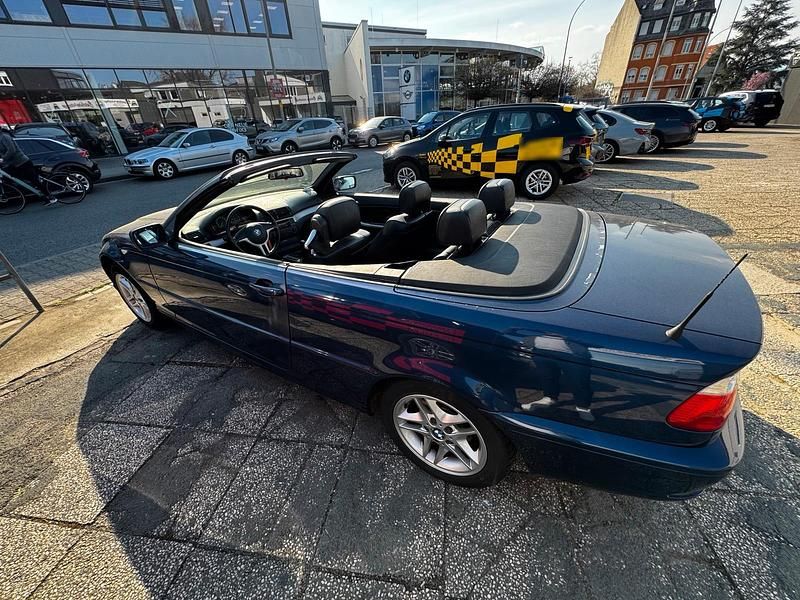 Gebraucht BMW 318 Cabriolet 2003 Blau Cabrio