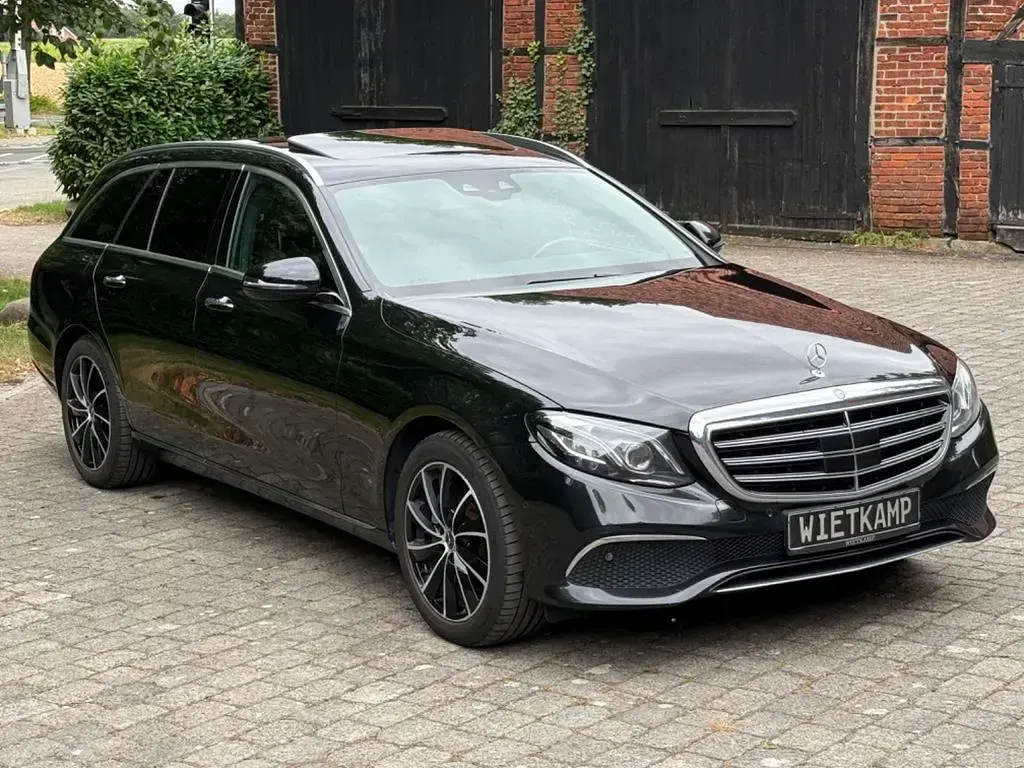 Gebraucht Mercedes E350 258 PS (189 kW) 2017 Schwarz Limousine
