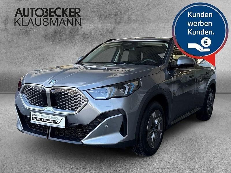 Grau Gebraucht 2024 BMW iX2 Performance SUV | 46.955 € (Fairer Preis) - Bild 1/4