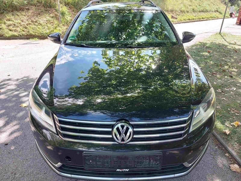 Schwarz Gebraucht 2011 VW Passat Kombi | 6.450 € (Fairer Preis) - Bild 1/4